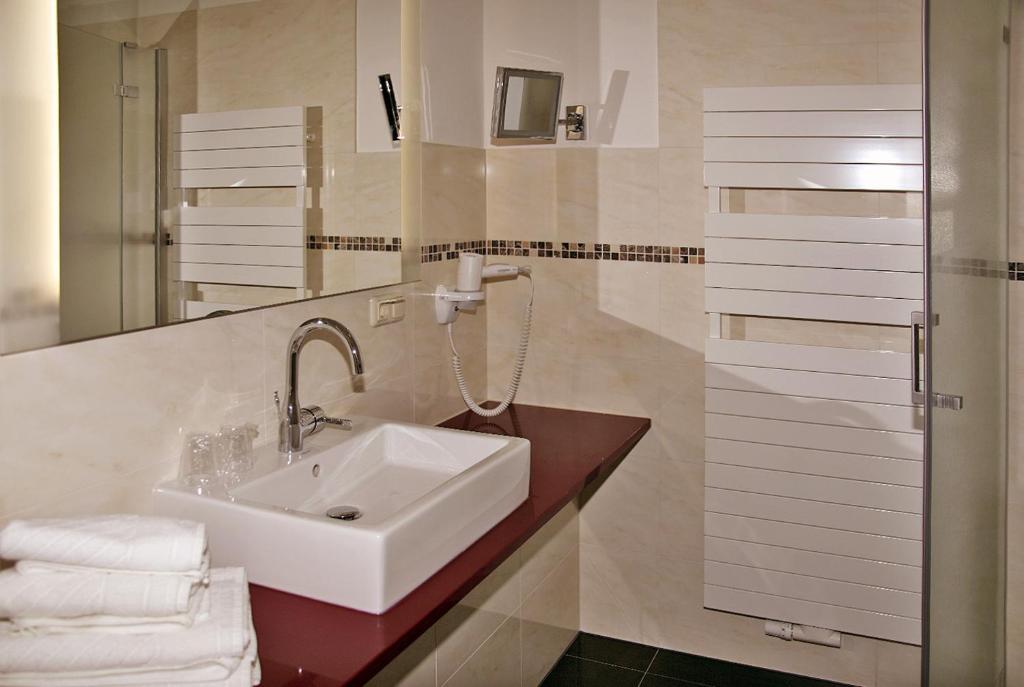 Aparthotel Saatmann Garni Ahrenshoop Rum bild