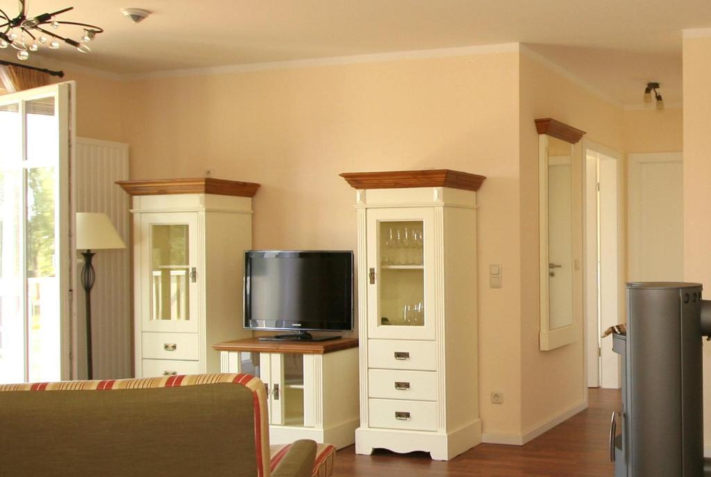 Aparthotel Saatmann Garni Ahrenshoop Rum bild